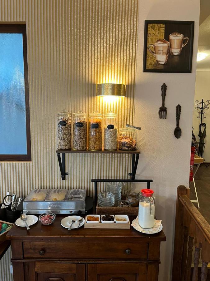 Hotel Garni Zum Rebstock Наумбург Екстериор снимка
